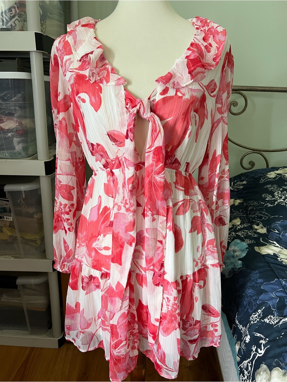 Mimi Chica Women’s Medium Floral Tie-Front Ruffle Tiered Dress in Pink and White